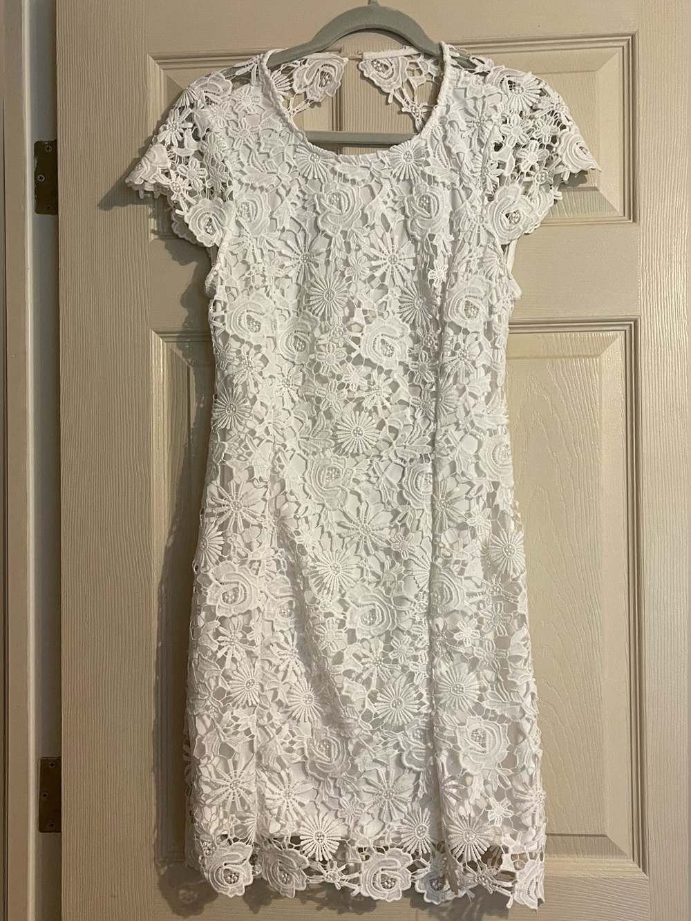 Lulu's White Lace Backless Cap-Sleeve Dress